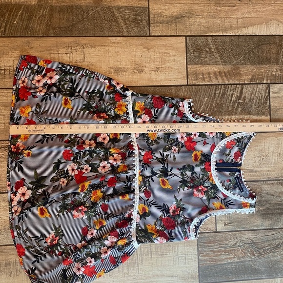 Signature Studio Floral and Stripe Blouse - Picture 7 of 10